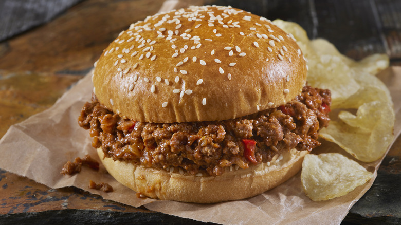 Philly cheesesteak sloppy joe