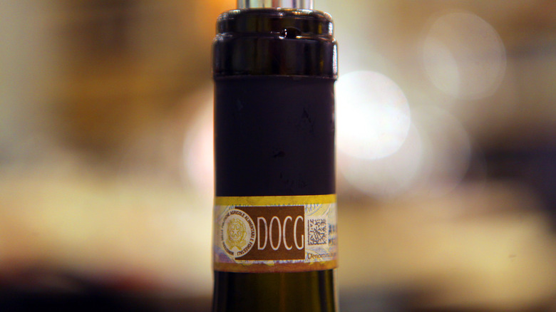 wine neck doc label
