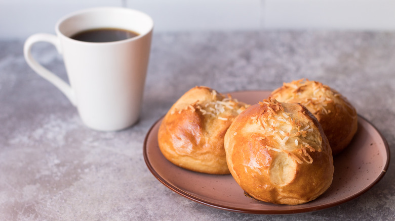 Coco bread with coffee