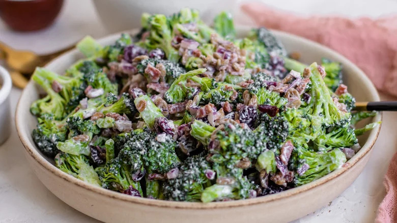 Broccoli and bacon creamy salad