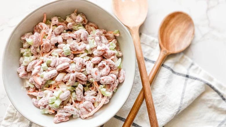 Creamy kidney bean salad