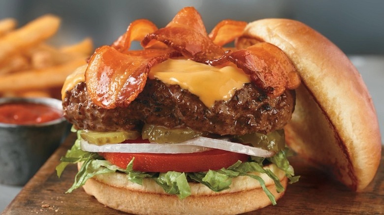The LongHorn Steakhouse burger