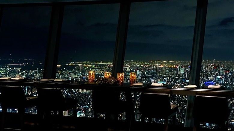 Seating at Sky Restaurant 634