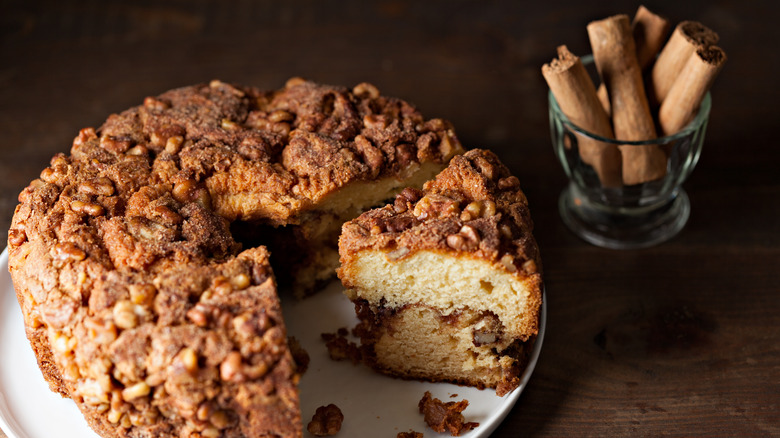 Cinnamon coffee cake ring dessert