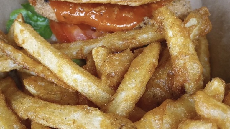 Battered fries with burger