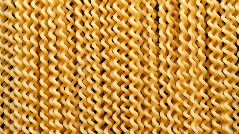 25 Types Of Long Pasta, Explained