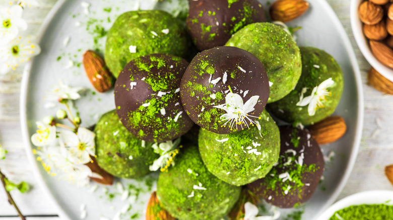 Matcha energy balls