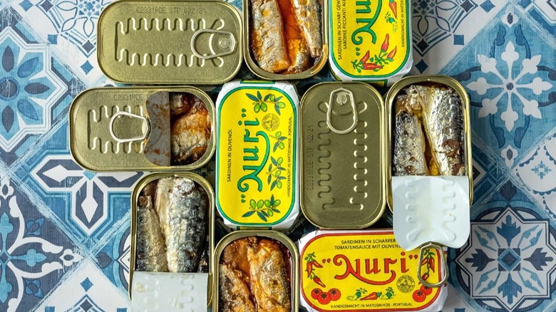 Nuri sardine tins