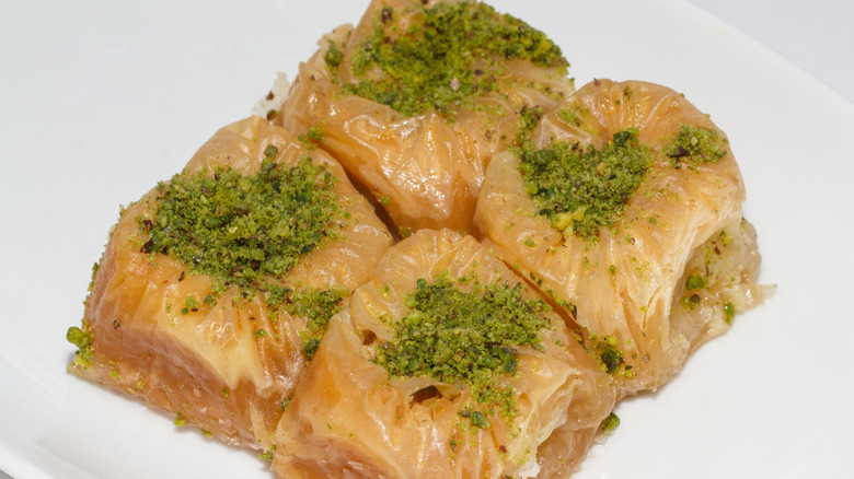 Pistachio filled asawer