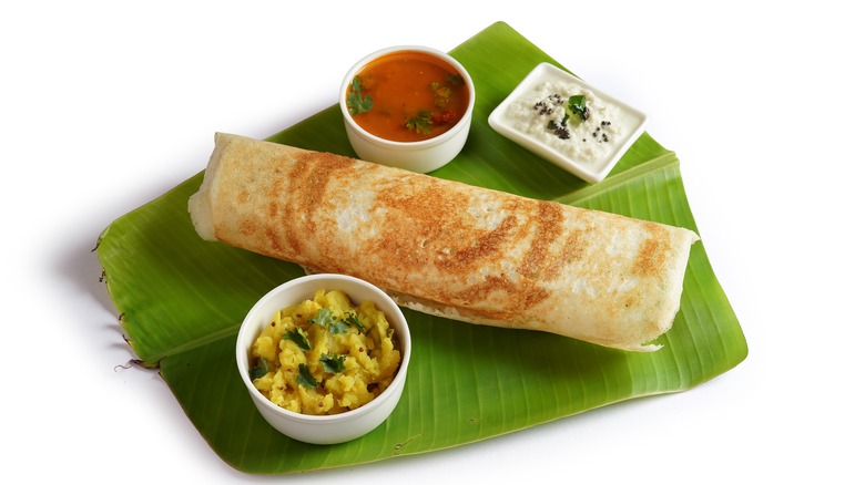 masala dosa on leaf