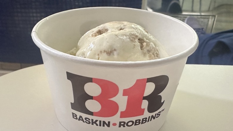 Mom's Makin' Cookies ice cream flavor in cup