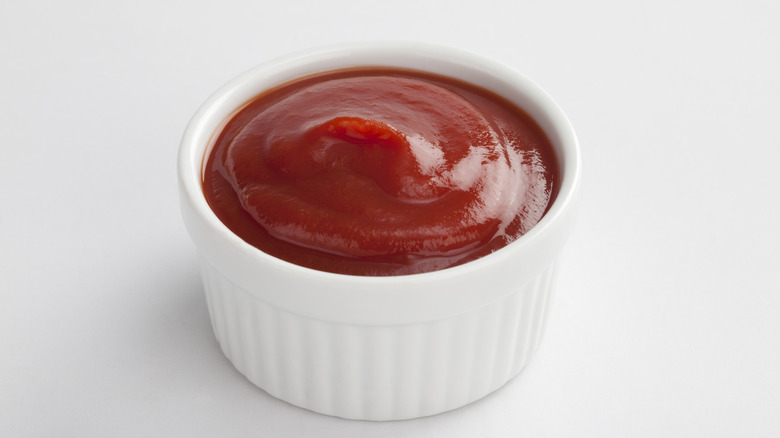 Dish of ketchup