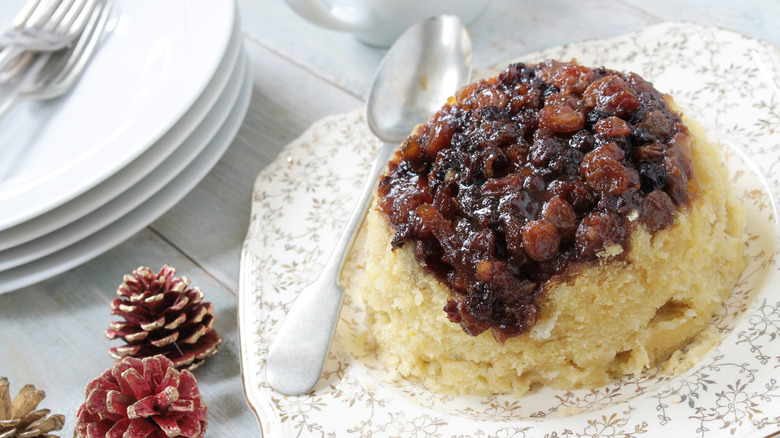 Mincemeat-topped sponge pudding