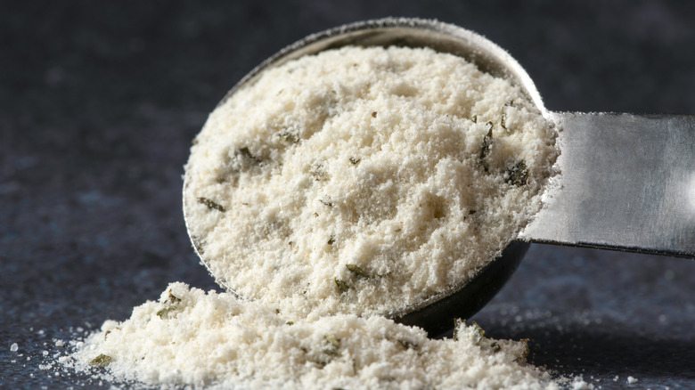 Dried ranch seasoning in measuring spoon