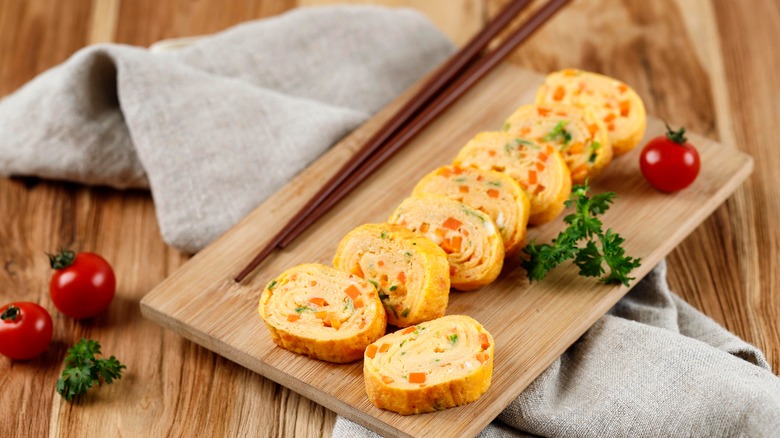 Sliced plate of rolled egg 