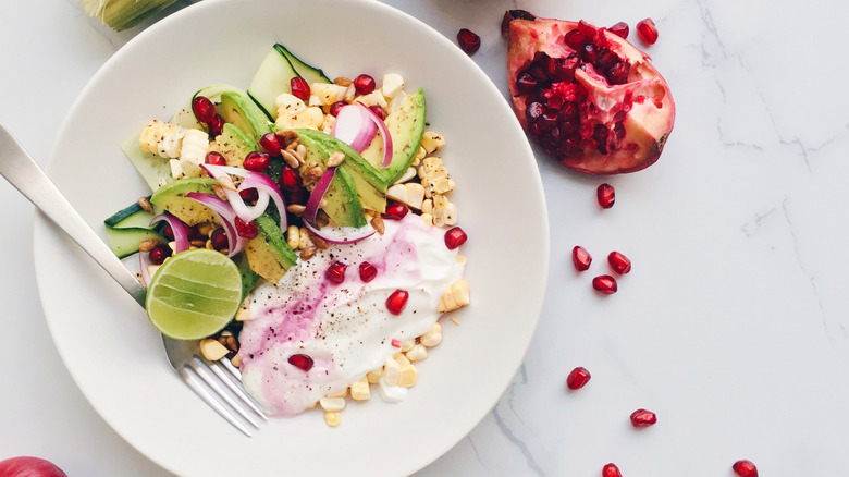 Corn salad with yogurt dressing 