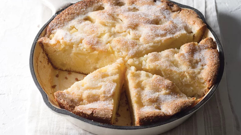 Pear skillet cake