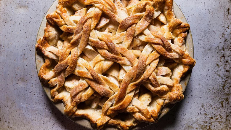 Pear-ginger pie lattice