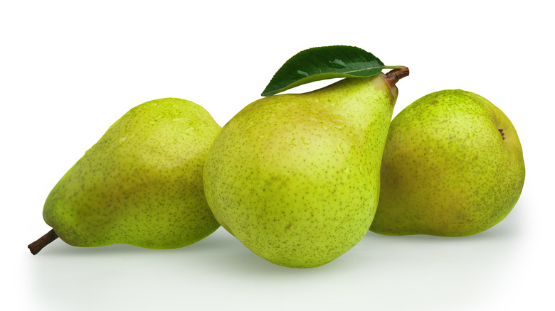 Pears with leaves