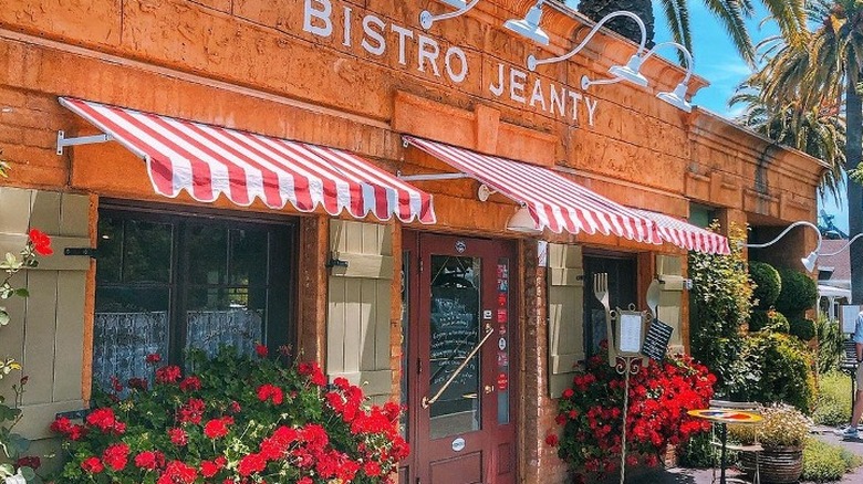 Bistro Jeanty exterior building