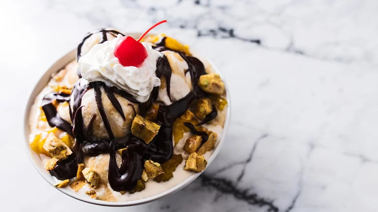 classic sundae in bowl