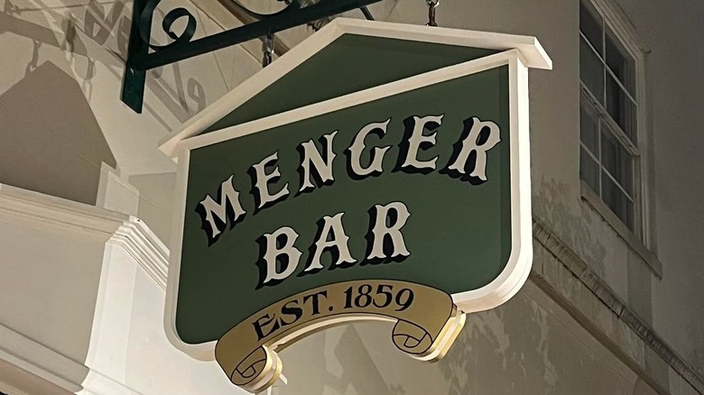 Menger Bar sign