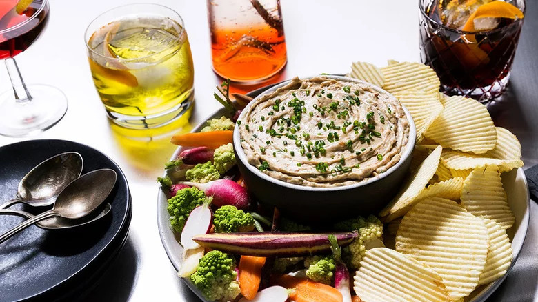 Caramelized onion dip with drinks