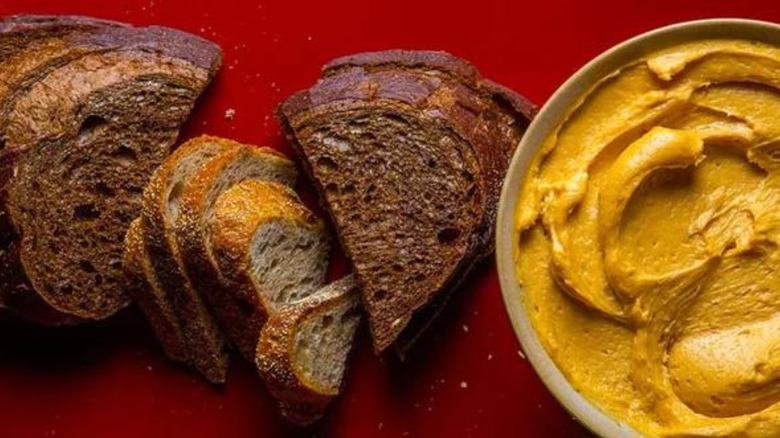 Beer cheese with bread