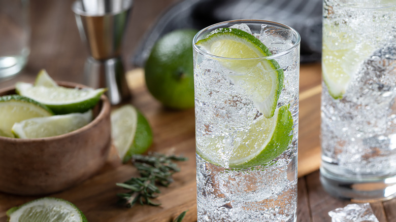 Cocktail glasses with seltzer