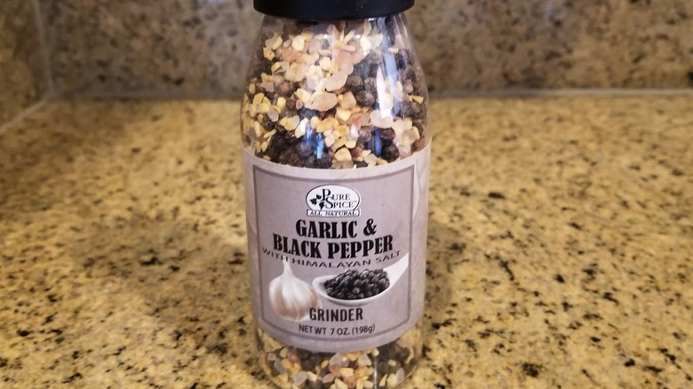 Garlic, pepper, and salt seasoning