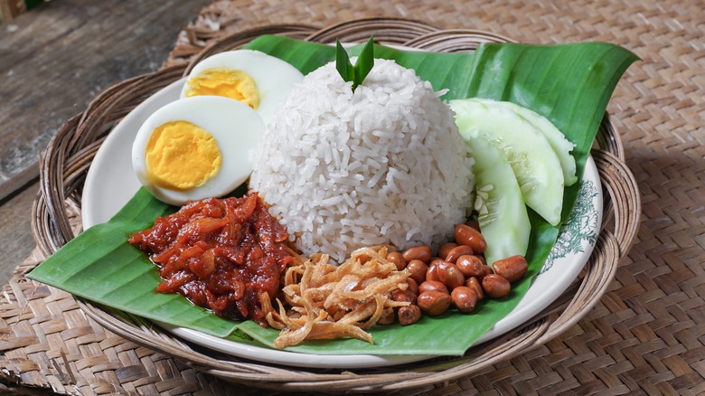 Rice and sides on leaf