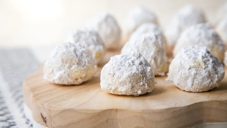 snowball cookies in a line 