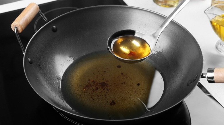 wok with used oil