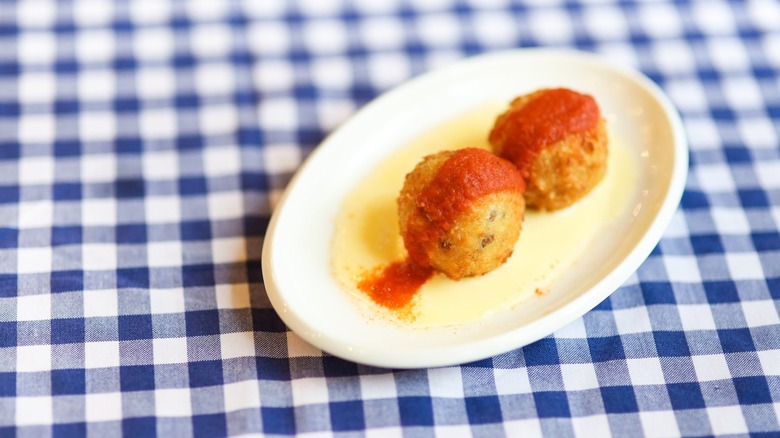 Bombas tapa on plate