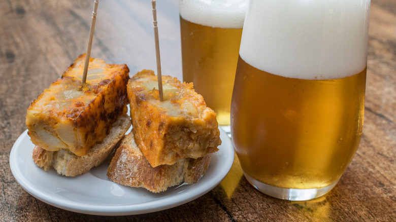 Tortilla española slices