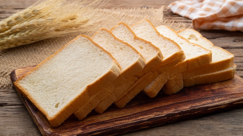 White sandwich bread with wheat