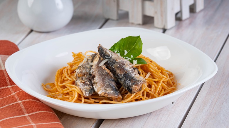 Spansih sardines over tomato pasta