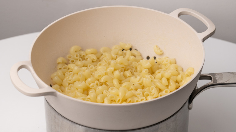 macaroni in a colander