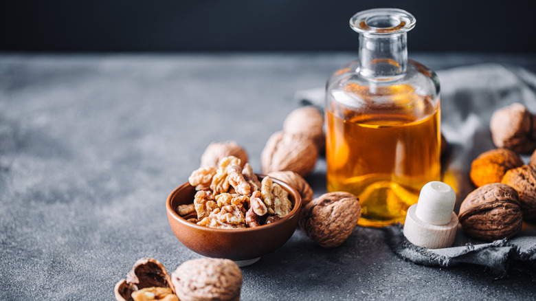 walnut oil and walnuts