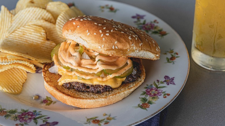 Star Sailor Smashburger and chips