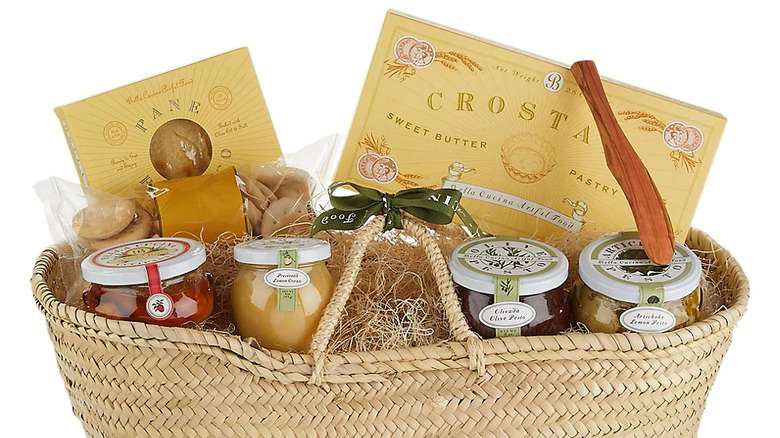 Bella Cucina Italian Antipasti Basket Gift Set Collection