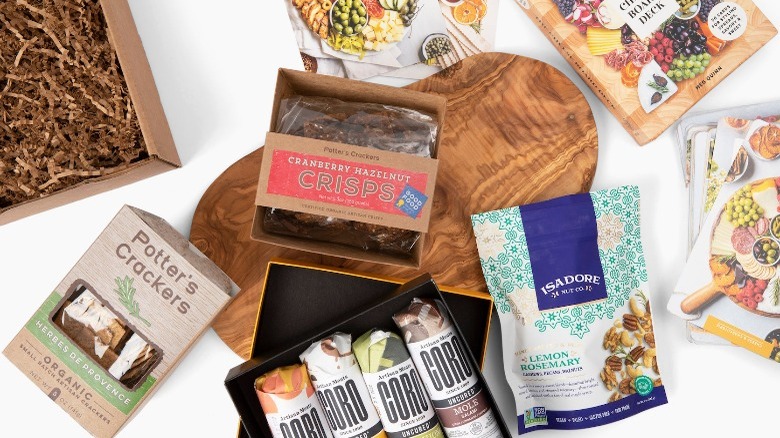 Giften Market Charcuterie Gift Basket