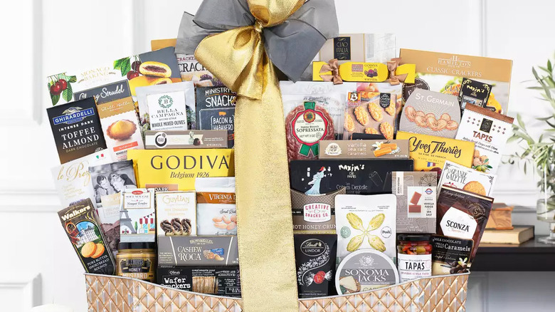 Wine Country Gift Baskets The V.I.P. Gourmet Gift Basket