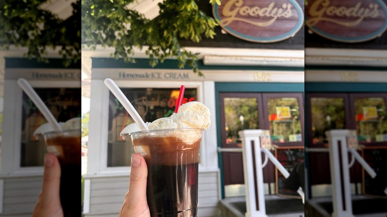 A root beer float in hand