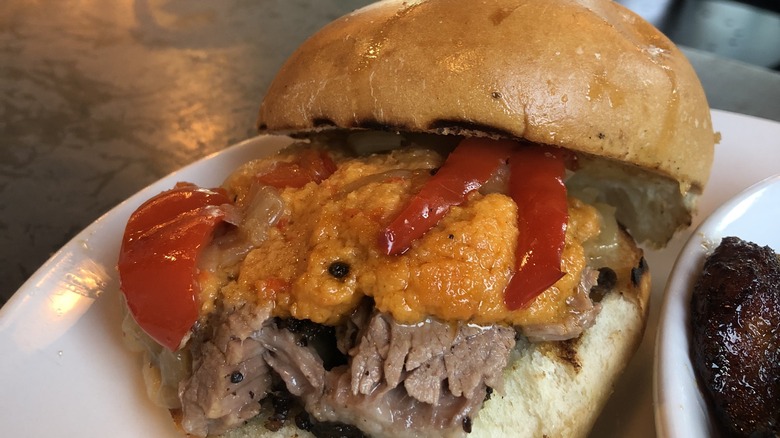 Brisket sandwich with pimento