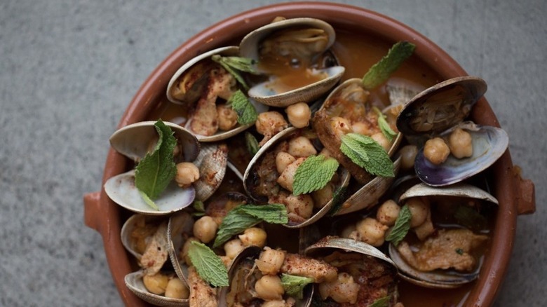 Clams and beans