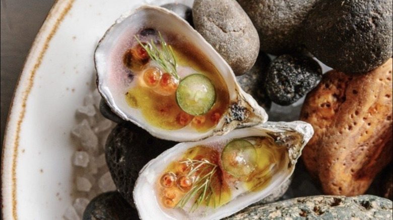 Dressed raw oysters