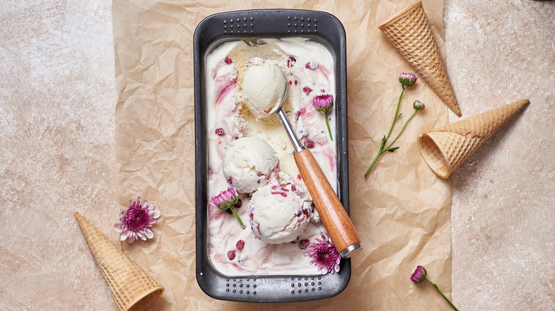 pomegranate ice cream tray with cones