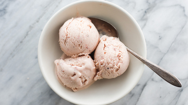 scoops of roasted strawberry gelato