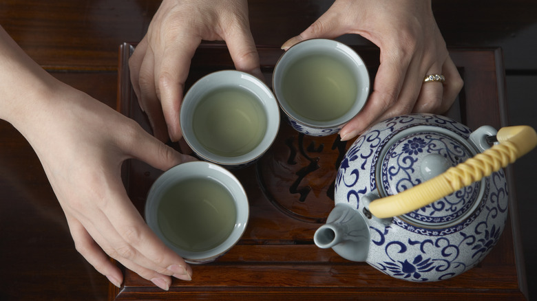 Green tea in cups